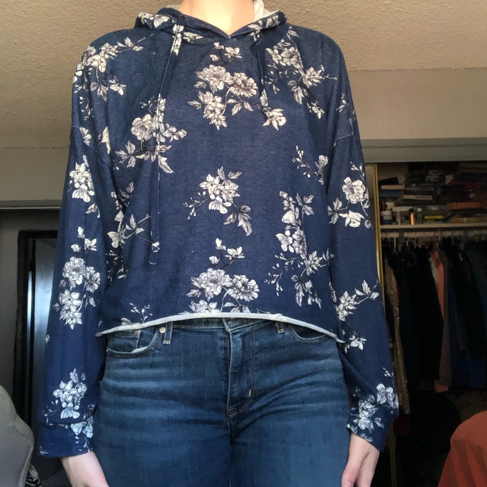 Cropped long sleeve tee